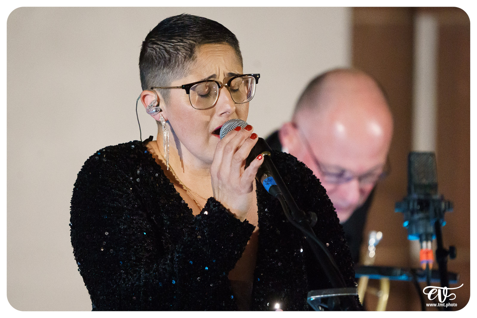 MAGALIE SARAH LÖFFLER AND THE BRASS 'N GROOVE BAND